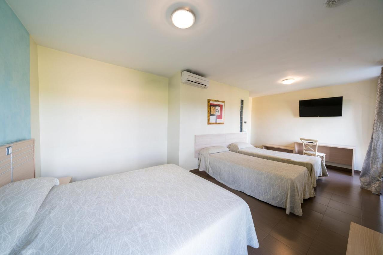 Hotel La Colina Херия Экстерьер фото