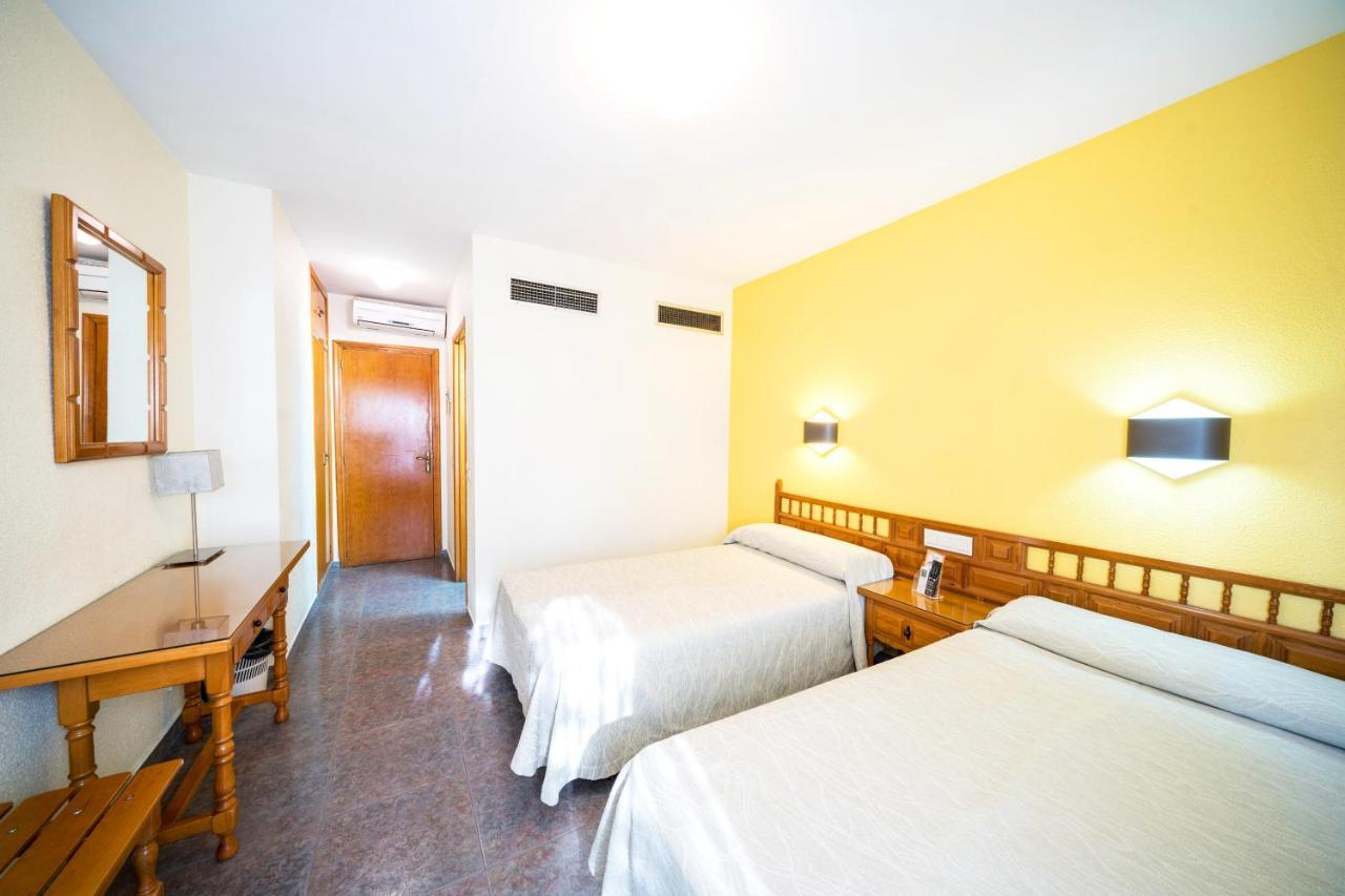 Hotel La Colina Херия Экстерьер фото