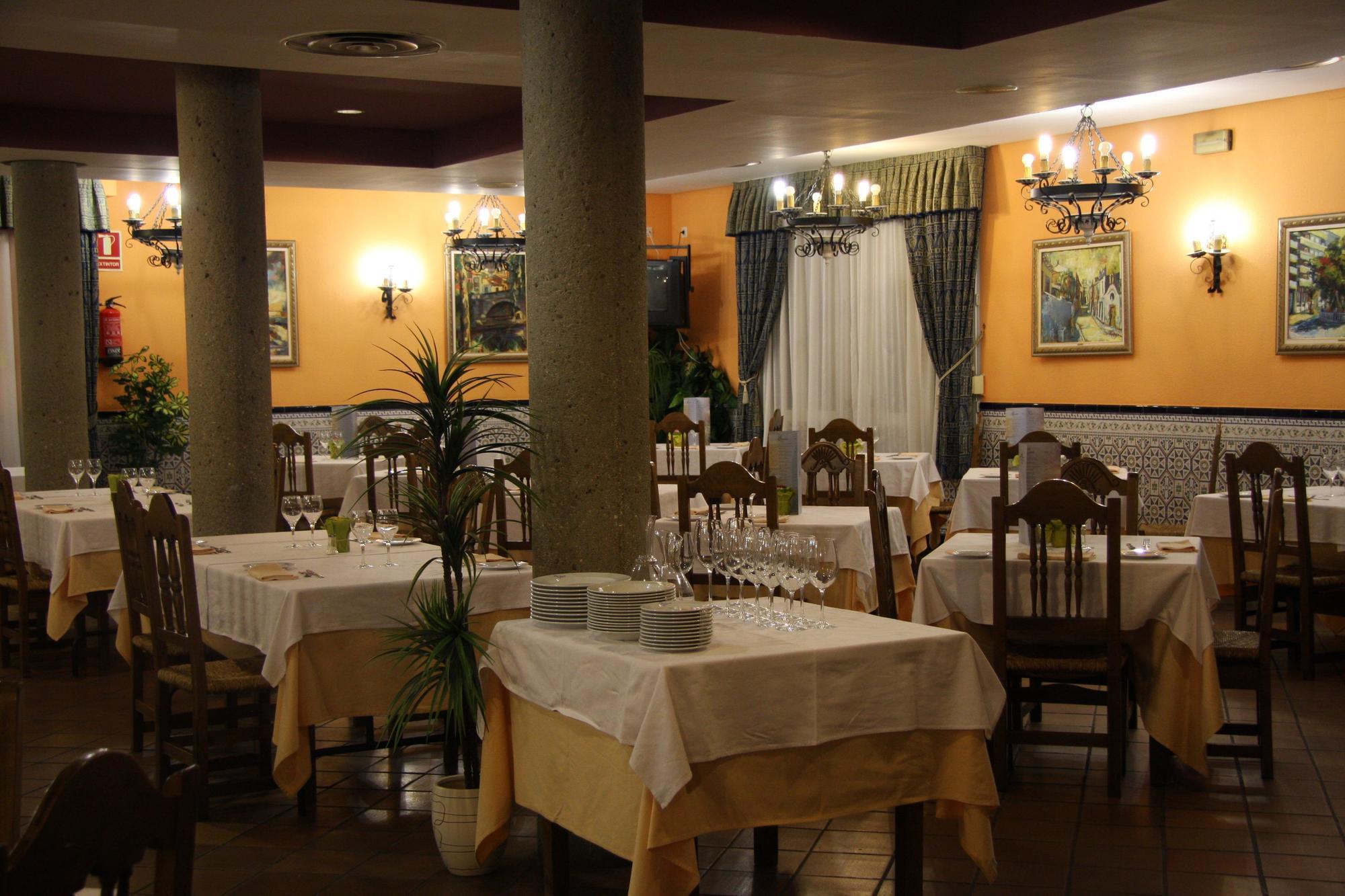 Hotel La Colina Херия Ресторан фото