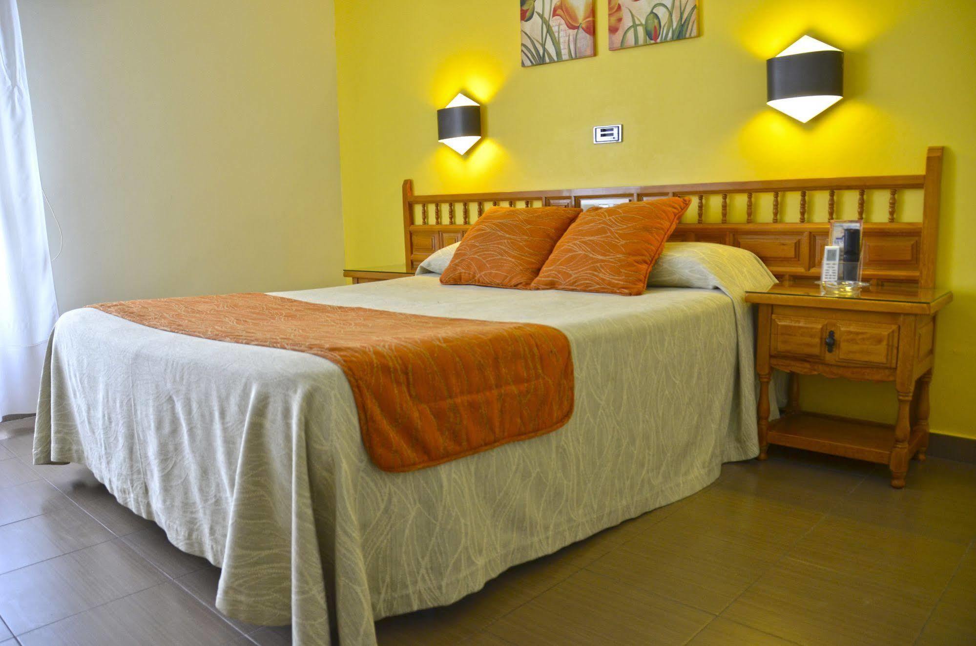 Hotel La Colina Херия Экстерьер фото