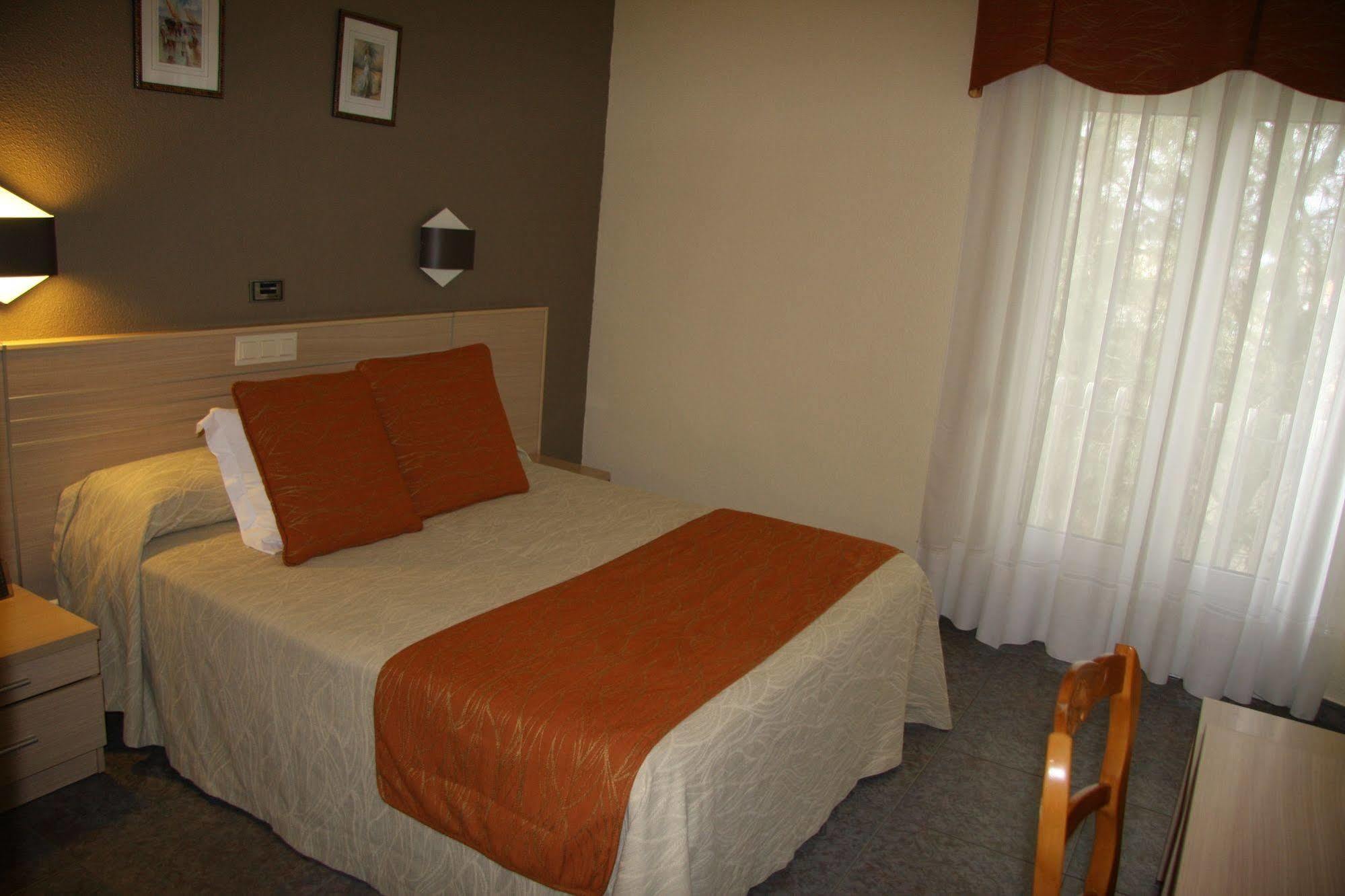Hotel La Colina Херия Экстерьер фото